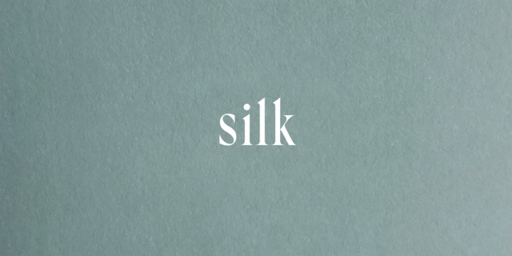 Beispiel einer Silk Serif Condensed-Schriftart